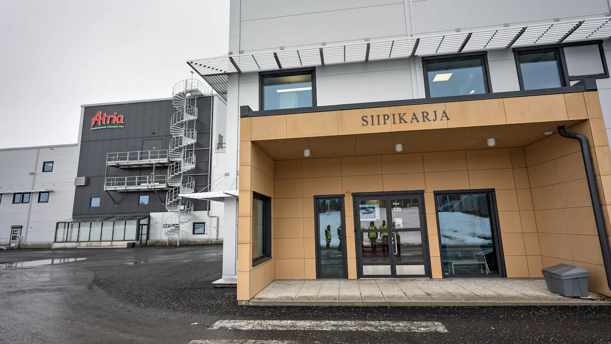Atrian Nurmon siipikarjatehdas otettiin juhlamenoin käyttöön elokuussa. Investointi maksoi 160 miljoonaa euroa ja sen prosesseja optimoidaan vielä tuotannossa.