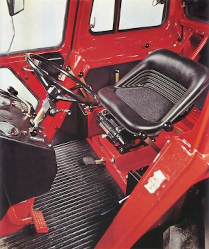74Volvo500ohjaamo