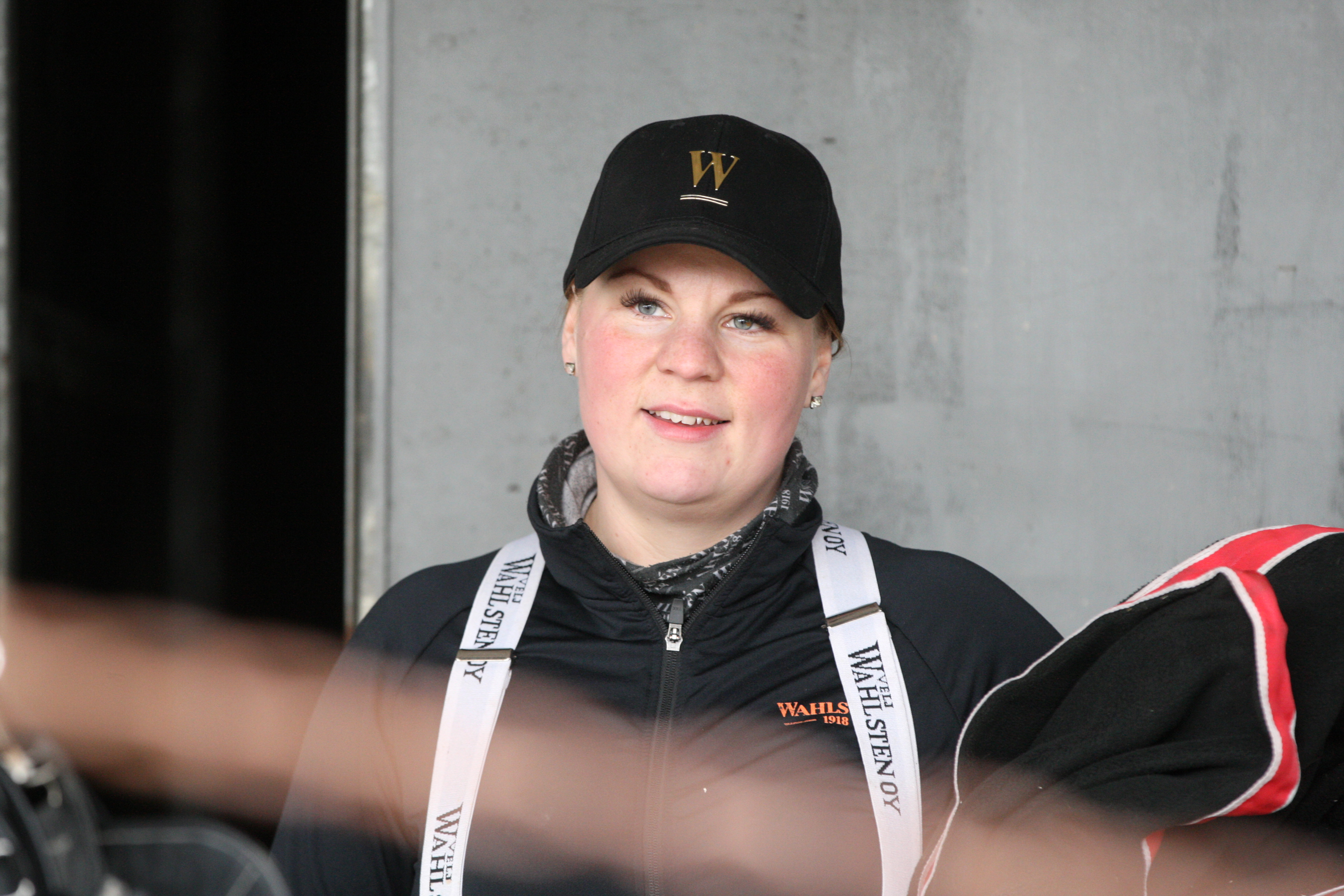 Christa Packalén on nuoren polven näkyvimpiä ravivalmentajia. Viime vuonna hän oli valmentajien rahatilaston viides.