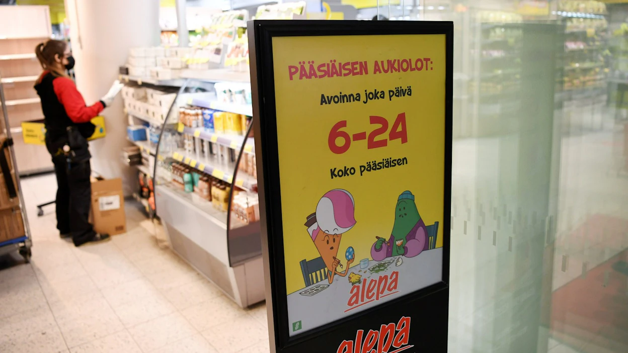Ruokakaupat palvelevat pyhäpäivinäkin omien aukioloaikojensa mukaan. LEHTIKUVA / ANTTI AIMO-KOIVISTO.