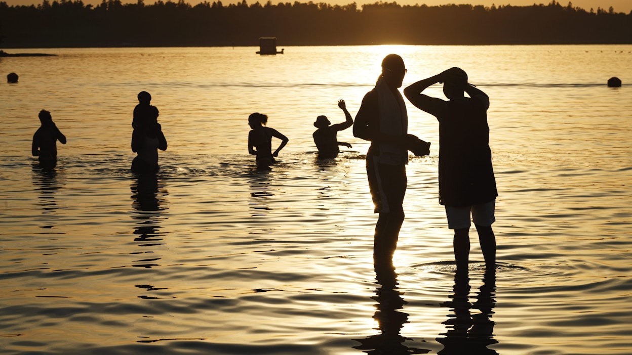 Etelä-Suomessa päivä kestää noin 19 tuntia. LEHTIKUVA / RONI REKOMAA.