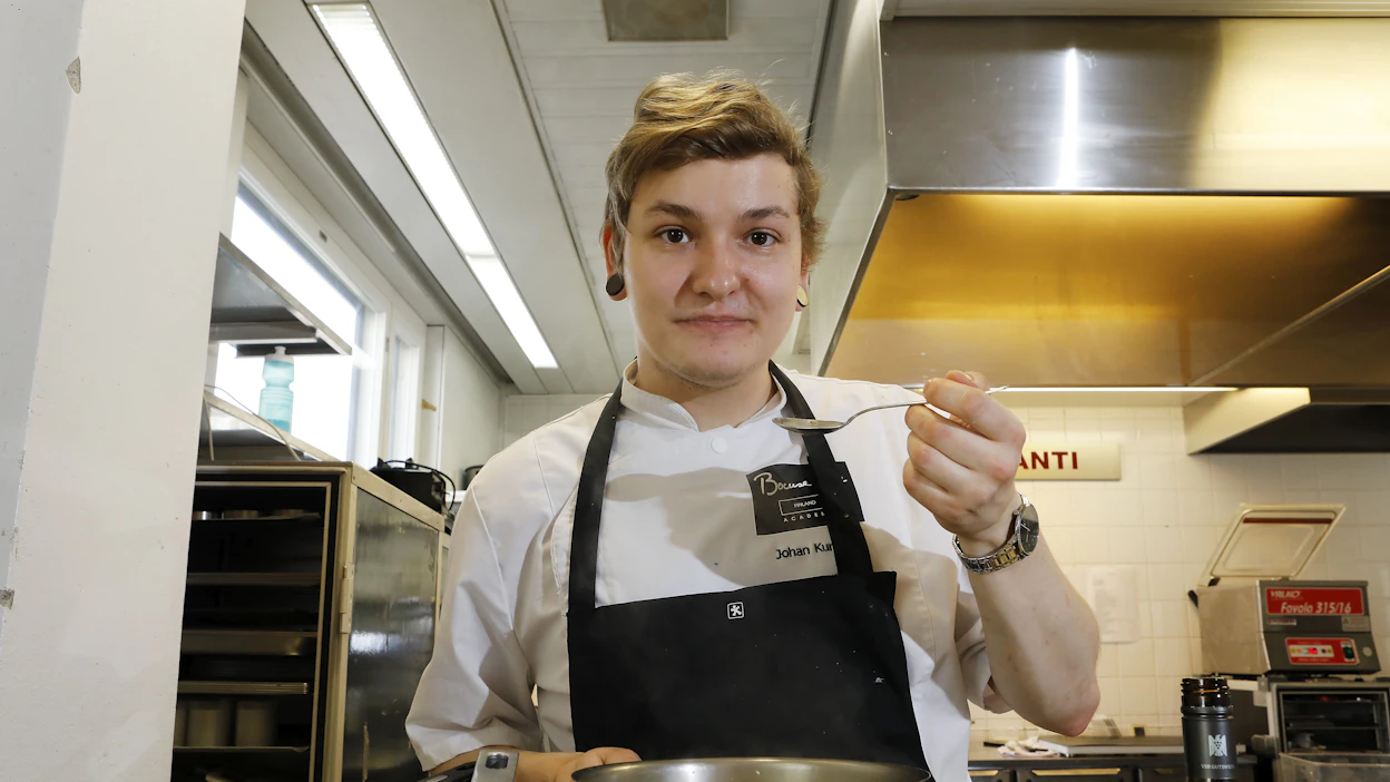 Vuonna 2018 Johan Kurkela avusti Bocuse d'Or -kilpailussa pääkokki Ismo Sipeläistä. Nyt Kurkela on Vuoden Kokki.
