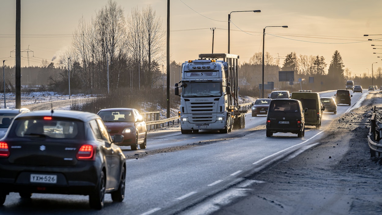 Liikenteen verotuksen uudistaminen on melkoista palapeliä.
