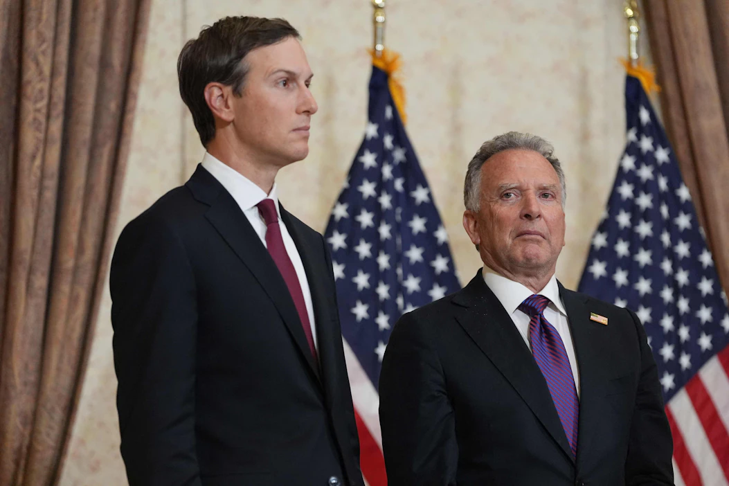 Yhdysvaltojen erityislähettiläät Jared Kushner (vas.) ja Steve Witkoff. Arkistokuva. AFP / LEHTIKUVA.
