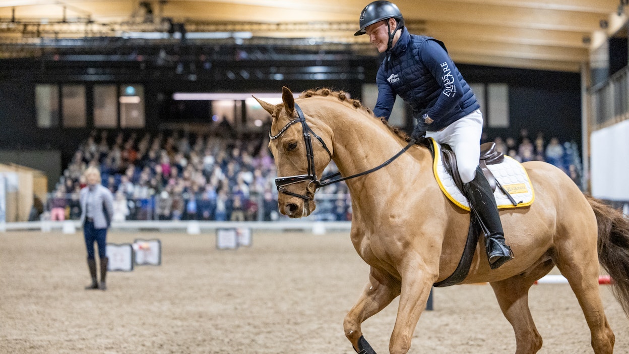 Arvi Martikainen ja FWB-ruuna Pin Rock’s Brewington ihastuttivat Ingrid Klimken valmennusklinikalla.