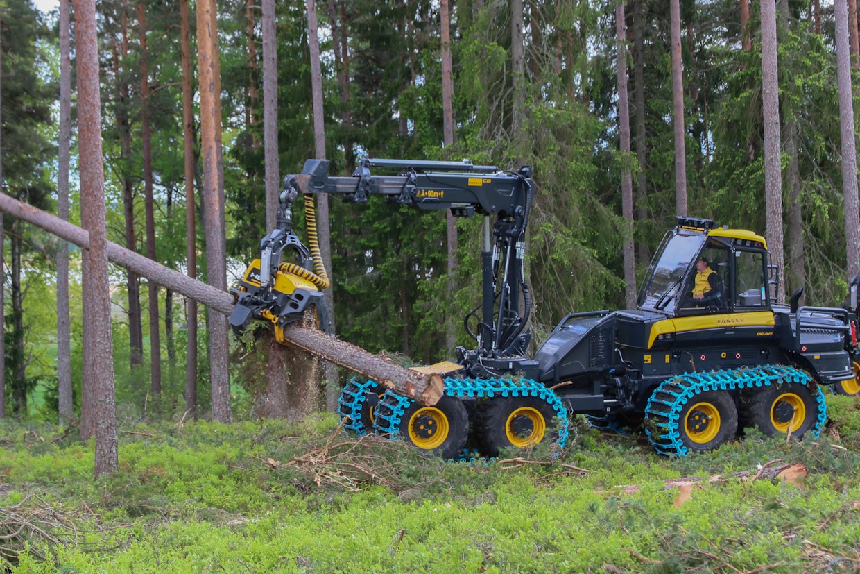 Harvesterimallistossa suurin malli on edelleen Ponsse Bear, jolle on kysyntää suurten runkojen hakkuussa. Siihen on valittavissa uusi H8-harvesteripää rajoittamattomalla avaumalla. Nosturina on Ponssen järeä teleskooppinosturimalli C6.
