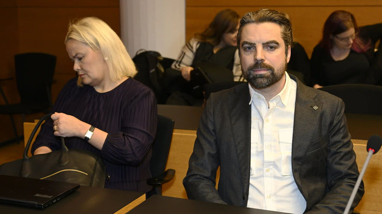 Syyttäjän mukaan Tapio laiminlöi Vastaamossa riittävästä tietoturvasta huolehtimisen ja antoi viranomaisille vääriä tietoja yritykseen keväällä 2019 kohdistuneesta tietomurrosta. Tapio kiistää syytteen. LEHTIKUVA / HEIKKI SAUKKOMAA .