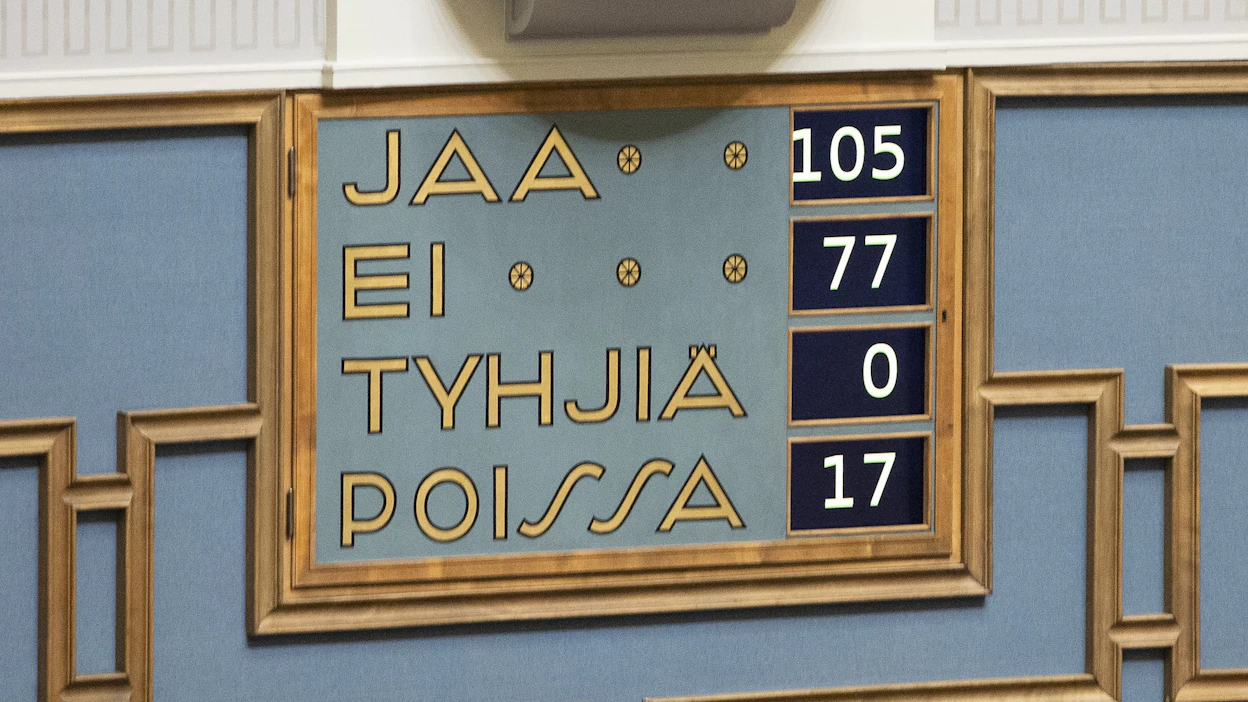 Hallituksen on nautittava kansan luottamusta joka päivä. Opposition tehtävä on vahtia tätä.