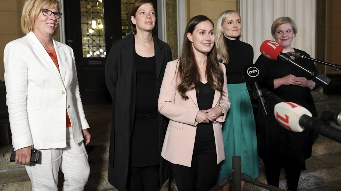 Hallituspuolueiden pj:t Anna-Maja Henriksson (vas.), Li Andersson, Sanna Marin, Maria Ohisalo ja Annika Saarikko budjettiriihen aikaan 2020. 