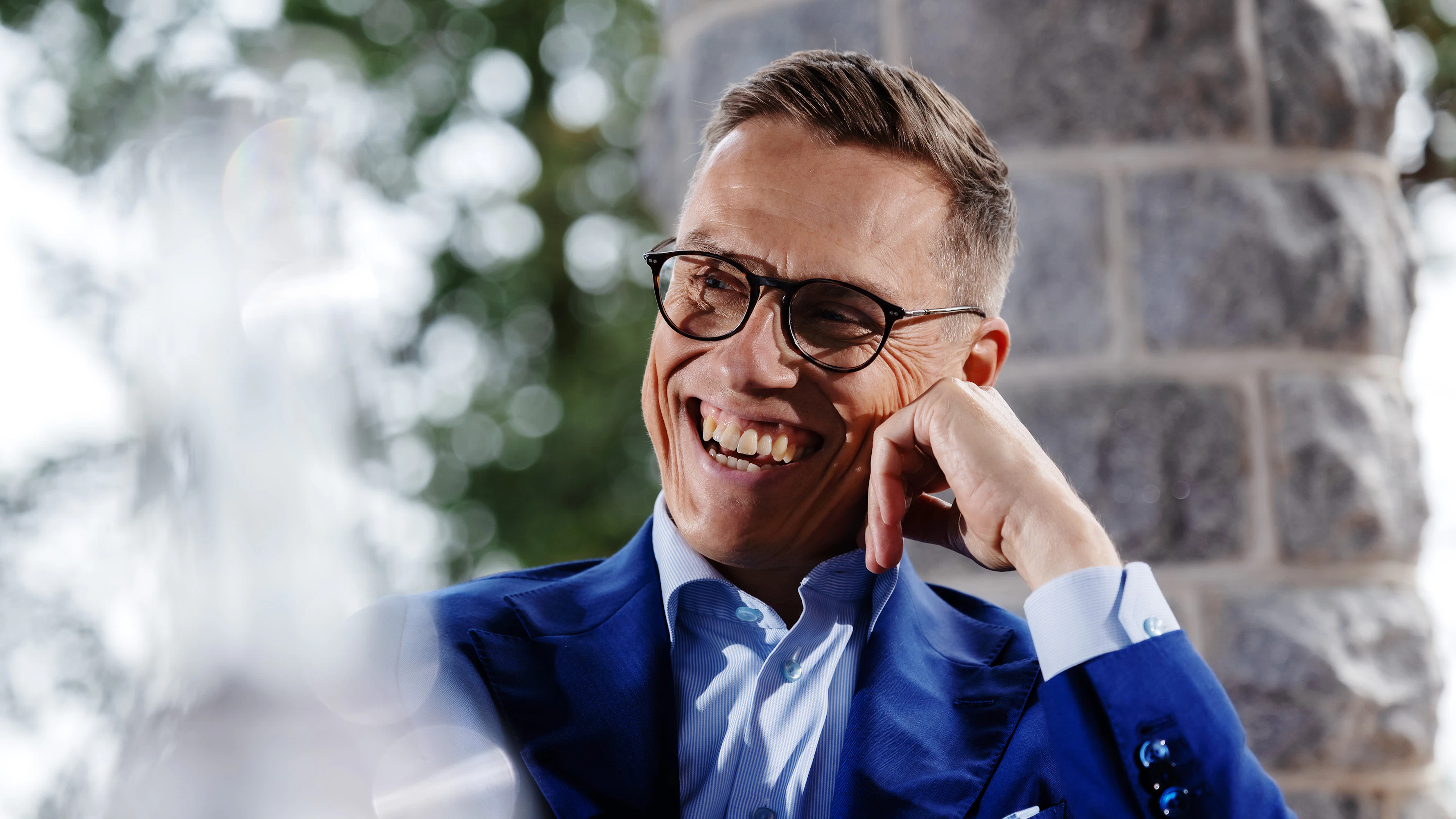 "Olemme viettäneet 20 juhannusta putkeen Seikkujen mökillä. Nyt on tarkoitus maksaa velkoja takaisin.”