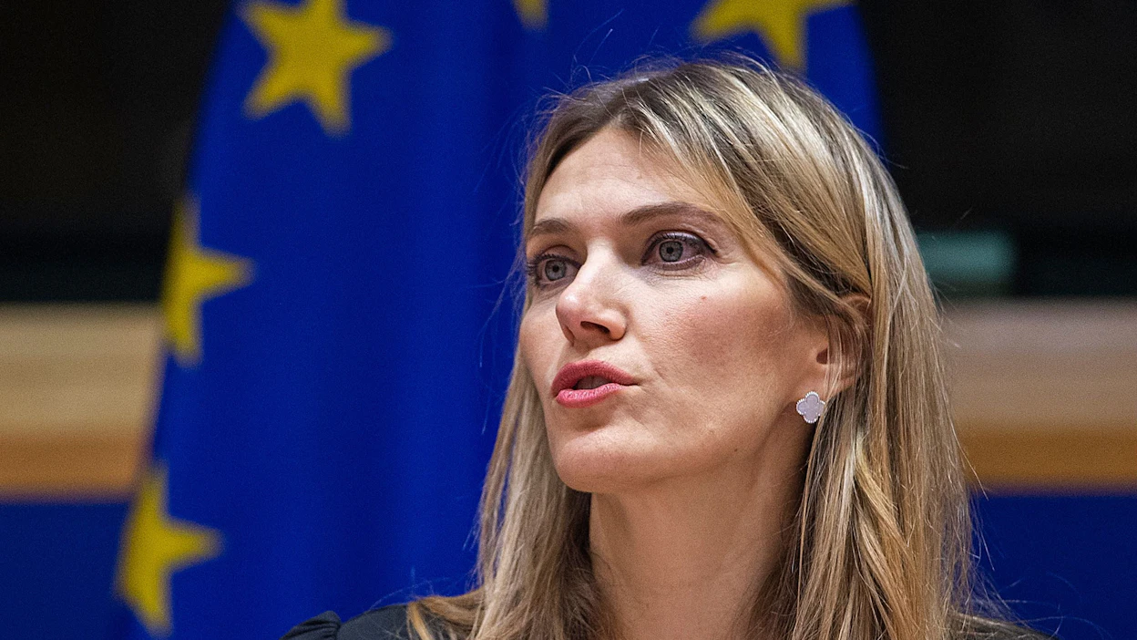Euroopan parlamentti aikoo erottaa kreikkalaisen varapuhemiehensä Eva Kailin korruptioepäilyjen vuoksi. LEHTIKUVA/AFP.
