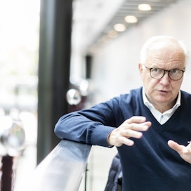 Suomen Pankin pääjohtaja Olli Rehnin uskotaan olevan keskustan ehdokas ensi kevään presidentinvaaleissa.