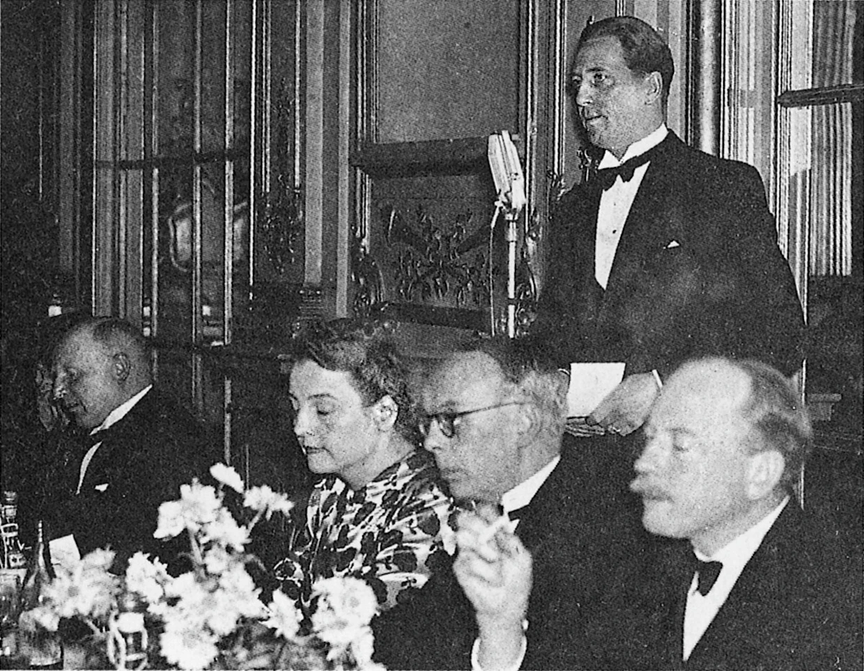Zoja Jartseva Ruotsin kuninkaan illallisilla vuonna 1943.