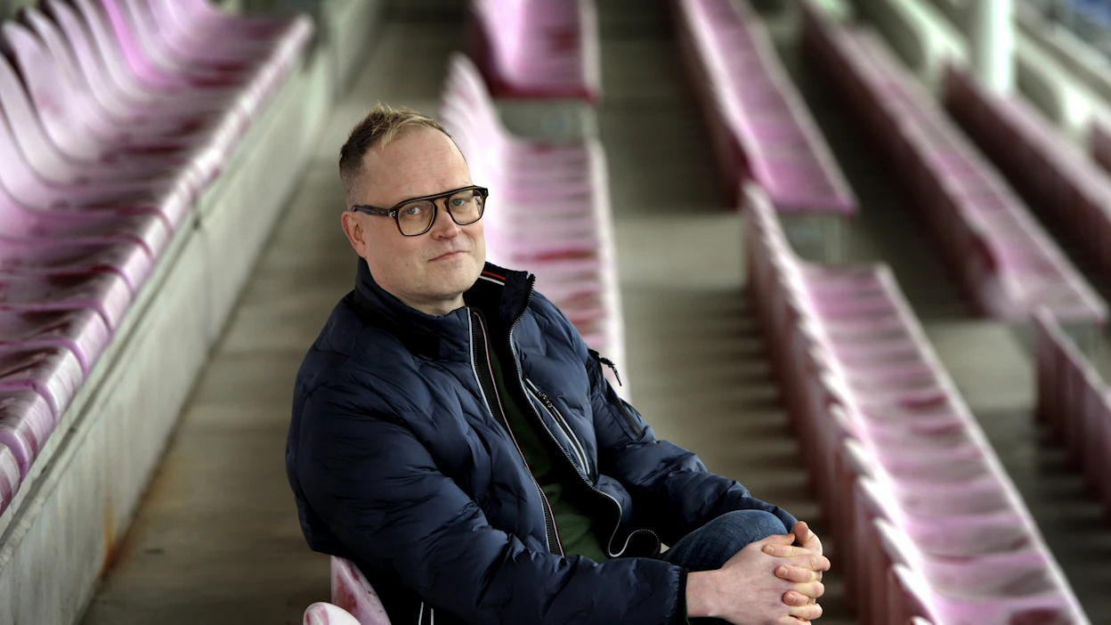 Myllykosken Saviniemen stadion on Jukka Behmille tuttu paikka. Hänen molemmat lapsensa pelasivat jalkapalloa, ja Behm oli poikansa joukkueenjohtaja.