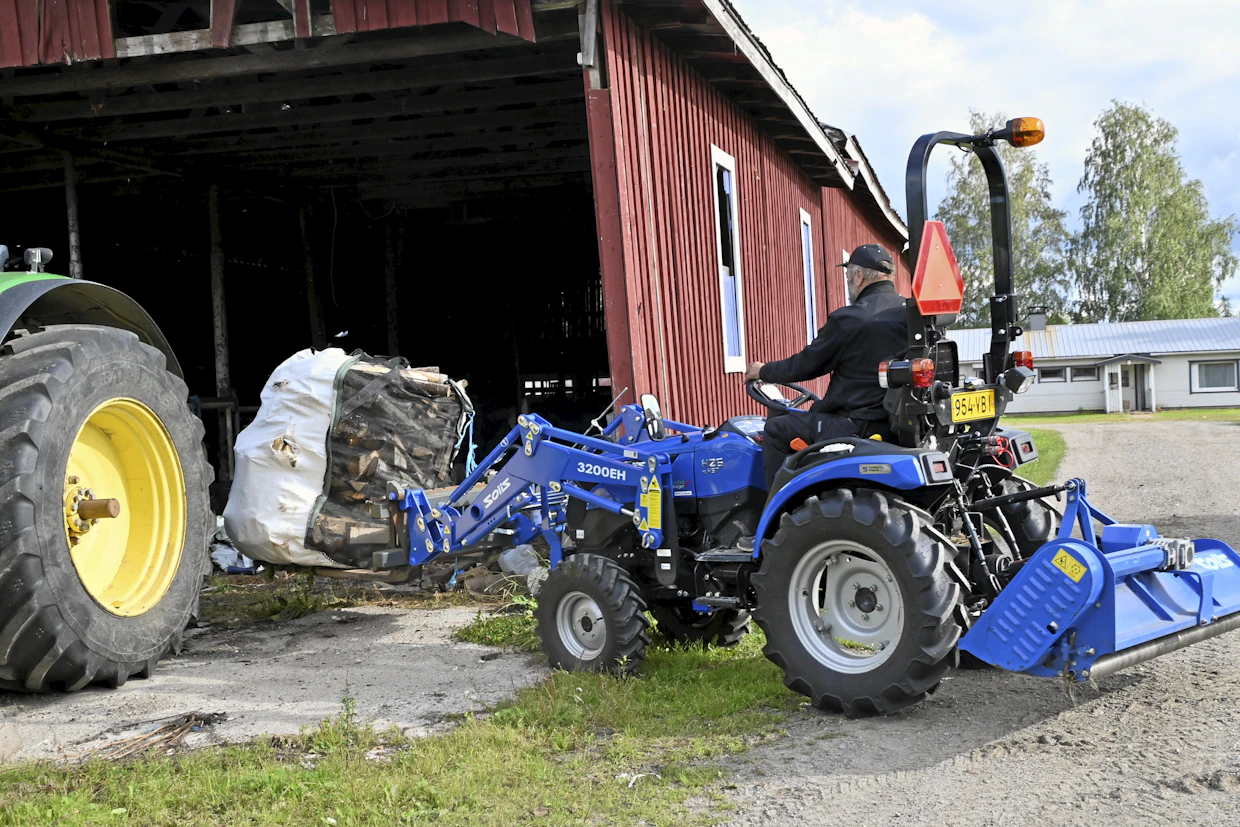 Pienikokoisena sillä sopii ajamaan sisätiloissa.