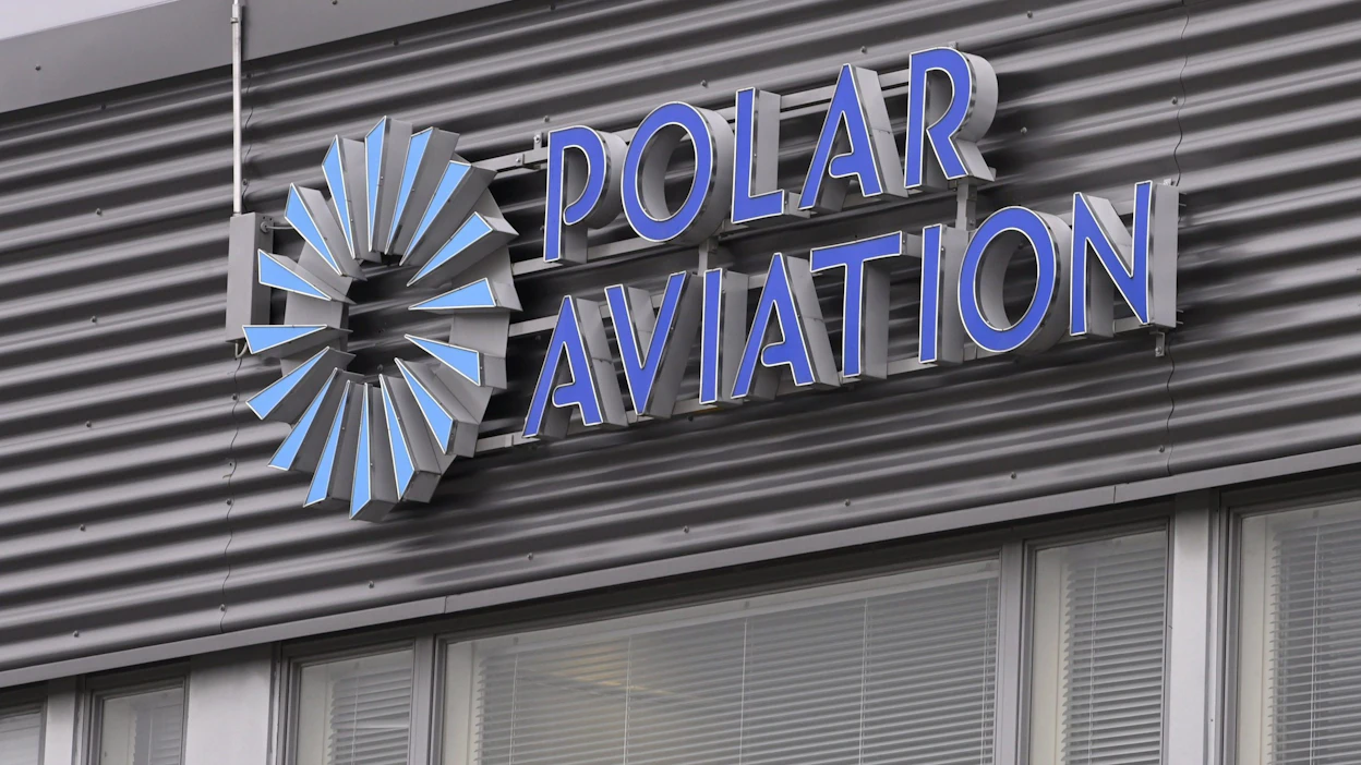 Ylen mukaan takavarikoitujen lentokoneiden käyttäjäksi on merkitty suomalainen yhtiö Polar Aviation. LEHTIKUVA / HEIKKI SAUKKOMAA .