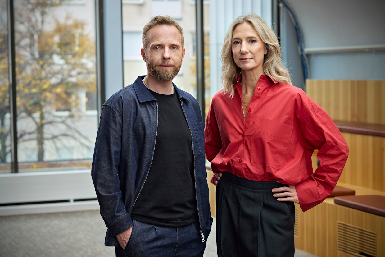 Johan Ripås ja Victoria Dyring pureutuvat ihmisen aiheuttamiin ympäristöongelmiin asiantuntijoiden avustuksella.