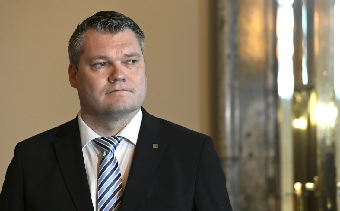 Heti presidentin esittelyn jälkeen pidetään ylimääräinen valtioneuvoston yleisistunto. LEHTIKUVA / HEIKKI SAUKKOMAA.