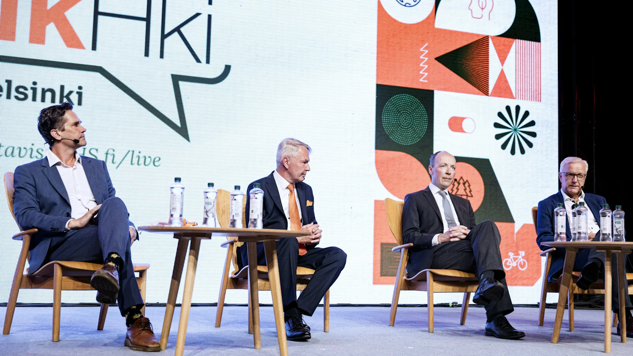 Presidentiksi pyrkivät Mika Aaltola, Pekka Haavisto, Jussi Halla-aho ja Olli Rehn paneelissa keskustelutapahtuma Talk Helsingissä keskiviikkona. LEHTIKUVA / RONI REKOMAA.
