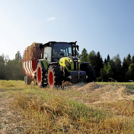 Claas Axos 3.105 on noin 100-hevosvoimainen mekaanisella vaihteistolla varustettu uutuusmalli.