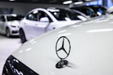 Mercedekset kiinnostavat ostajia myös käytettyinä.