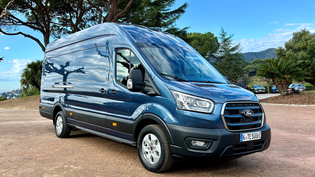 Ford nappasi viime vuonna vajaan kolmanneksen pakettiautokaupasta.