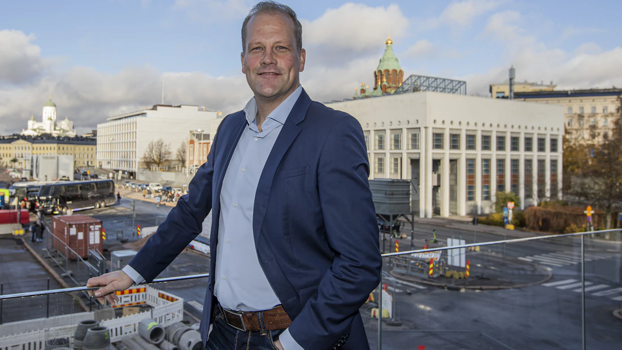 ”Isossa kuvassa näemme, että kyllä Suomessa puuta riittää. Täytyy pitää huoli, että olemme metsänomistajan kannalta halutuin kumppani”, sanoo Tuomas Tiilikainen.