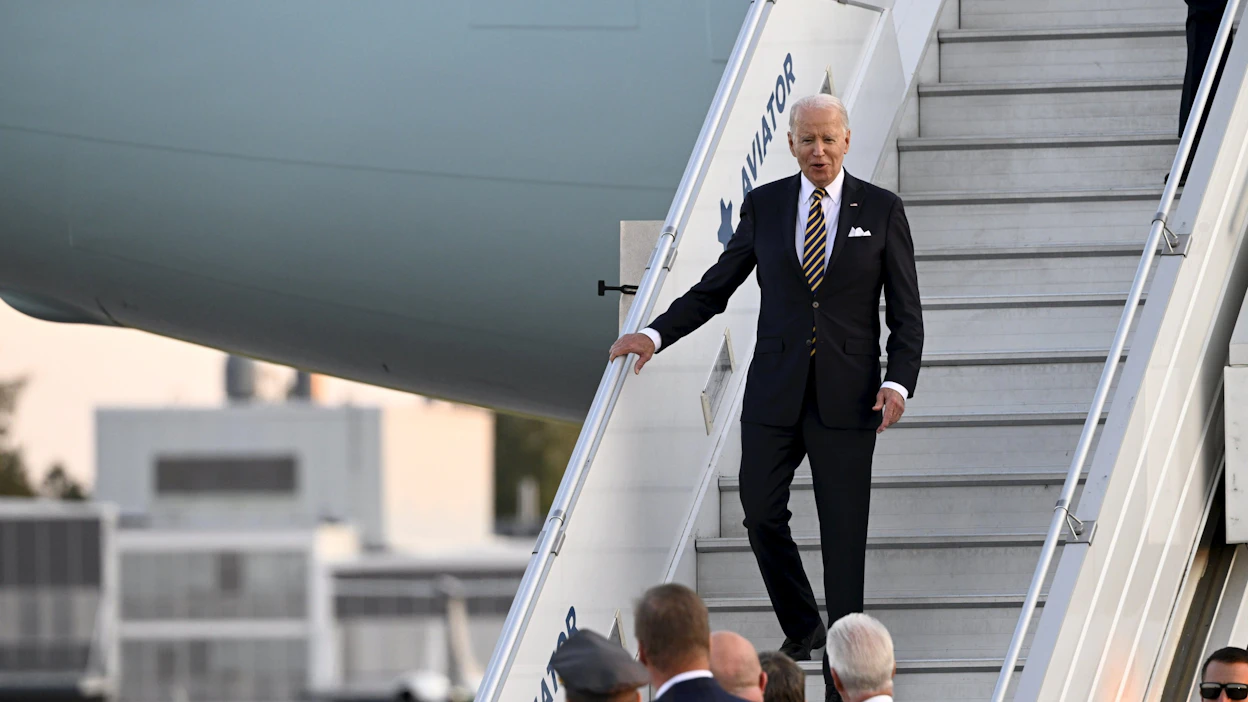 Presidentti Bidenilla on ensin kahdenvälinen tapaaminen presidentti Sauli Niinistön kanssa, minkä jälkeen muiden Pohjoismaiden johtajat liittyvät keskusteluihin. Biden saapui Suomeen keskiviikkona. LEHTIKUVA / EMMI KORHONEN.