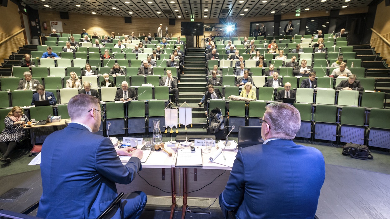 MTK:n valtuuskunnan kevätkokous huhtikuussa 2022. Valtuuskunnassa on 23 naisjäsentä.