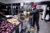Noutotukku Kespro paransi osaltaan Keskon tulosta. Jyrki Ahola purki viime viikolla tavaraa Kespron Tampereen Nekalan hevi-osastolla.
