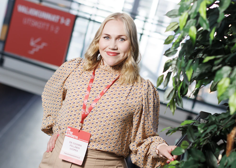 Ida-Susanna Pölläsen poliittisessa ajattelussa korostuvat tasa-arvoasiat sekä turvallisuuspolitiikka.