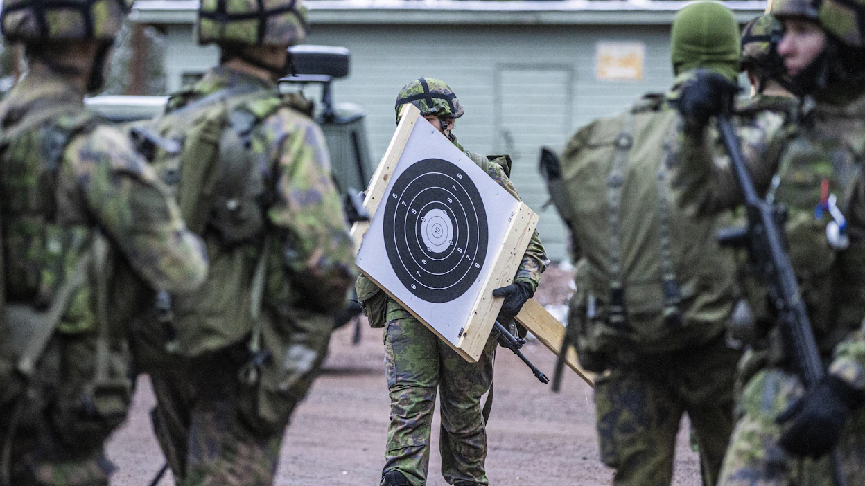 Asepalvelustaan kulloinkin suorittava ikäluokka on maanpuolustuksen kannalta tärkein. Siksi sitä kannattaa kuunnella erityisellä korvalla.