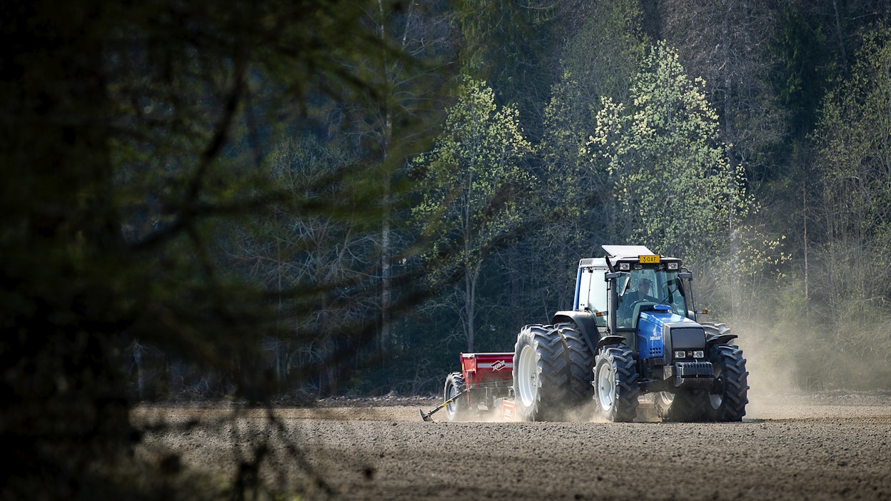 Kylvöt jatkuvat vapun poutasäillä. Kuvituskuva.
