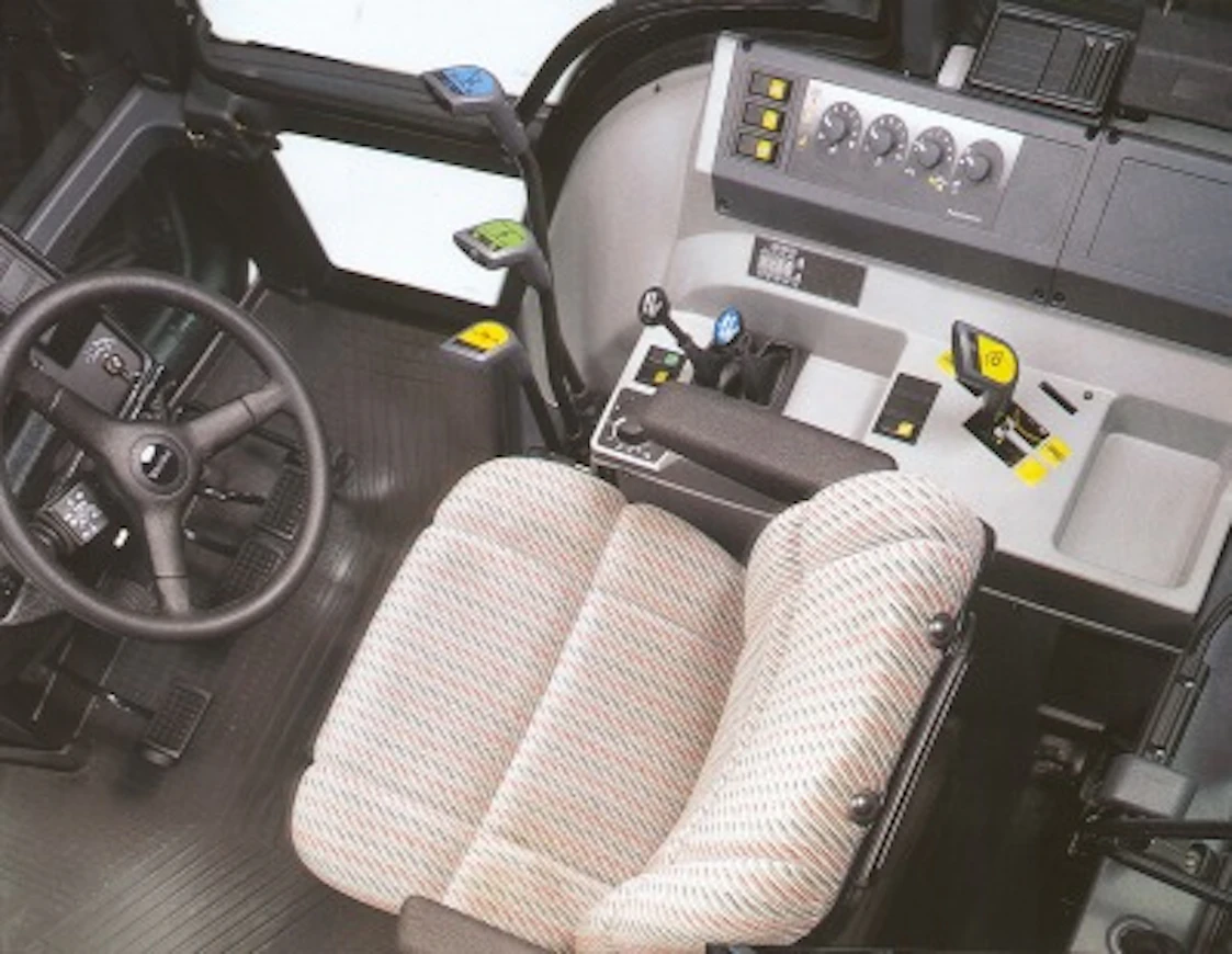 96Valmet8050ohjaamo