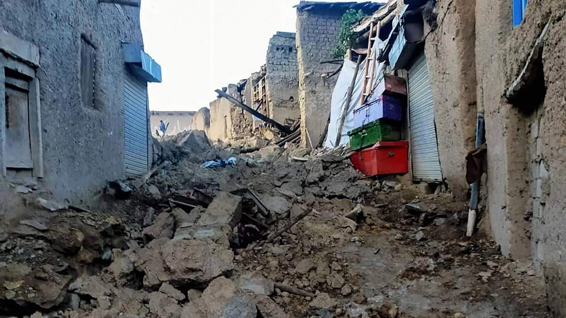 Afganistanin valtiollisen Bakhtar-uutistoimiston välittämässä kuvassa näkyy järistyksen aiheuttamia tuhoja Paktikan maakunnassa. LEHTIKUVA/AFP. 