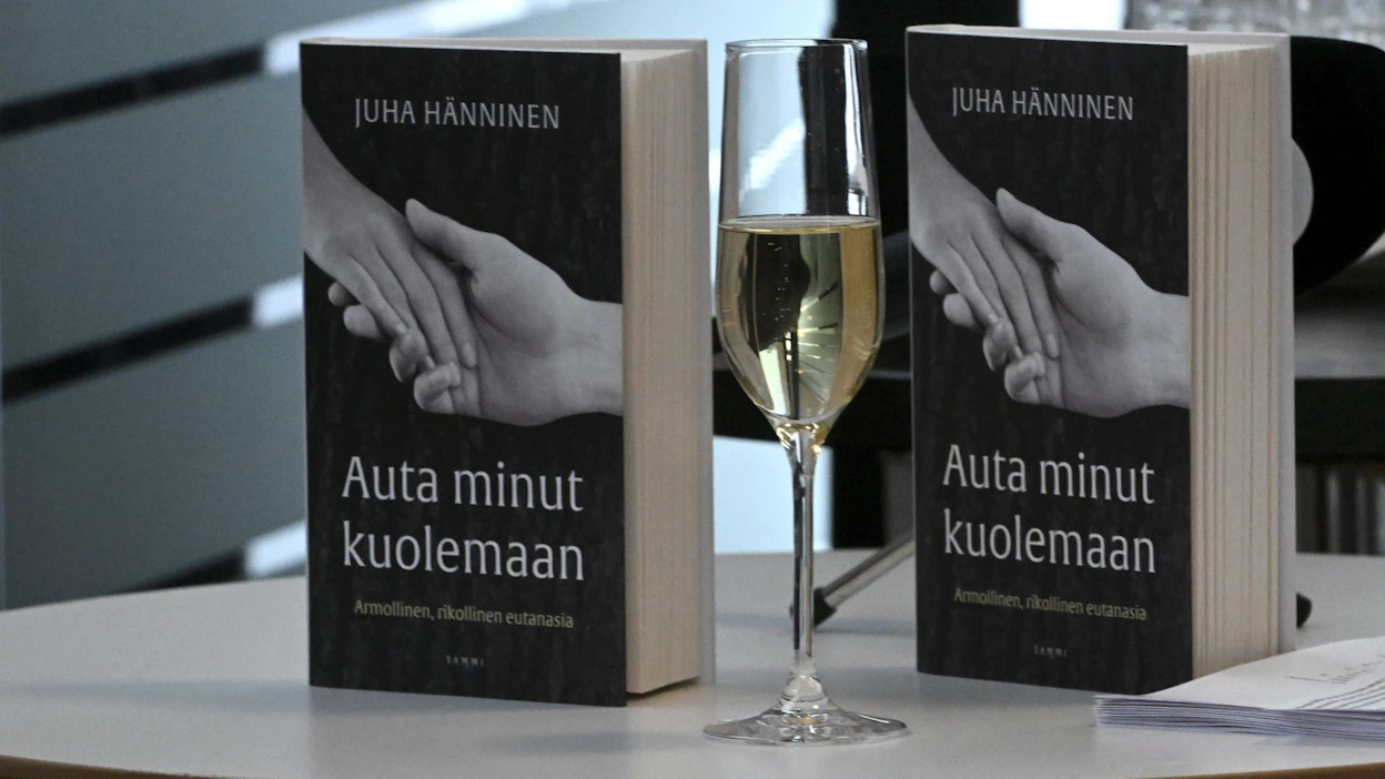 Kansalaisaloitteessa esitetään, että Suomeen säädettäisiin eutanasiaa sekä lääkäriavusteista lääkkeellistä kuolemaa koskeva laki. LEHTIKUVA / Heikki Saukkomaa.
