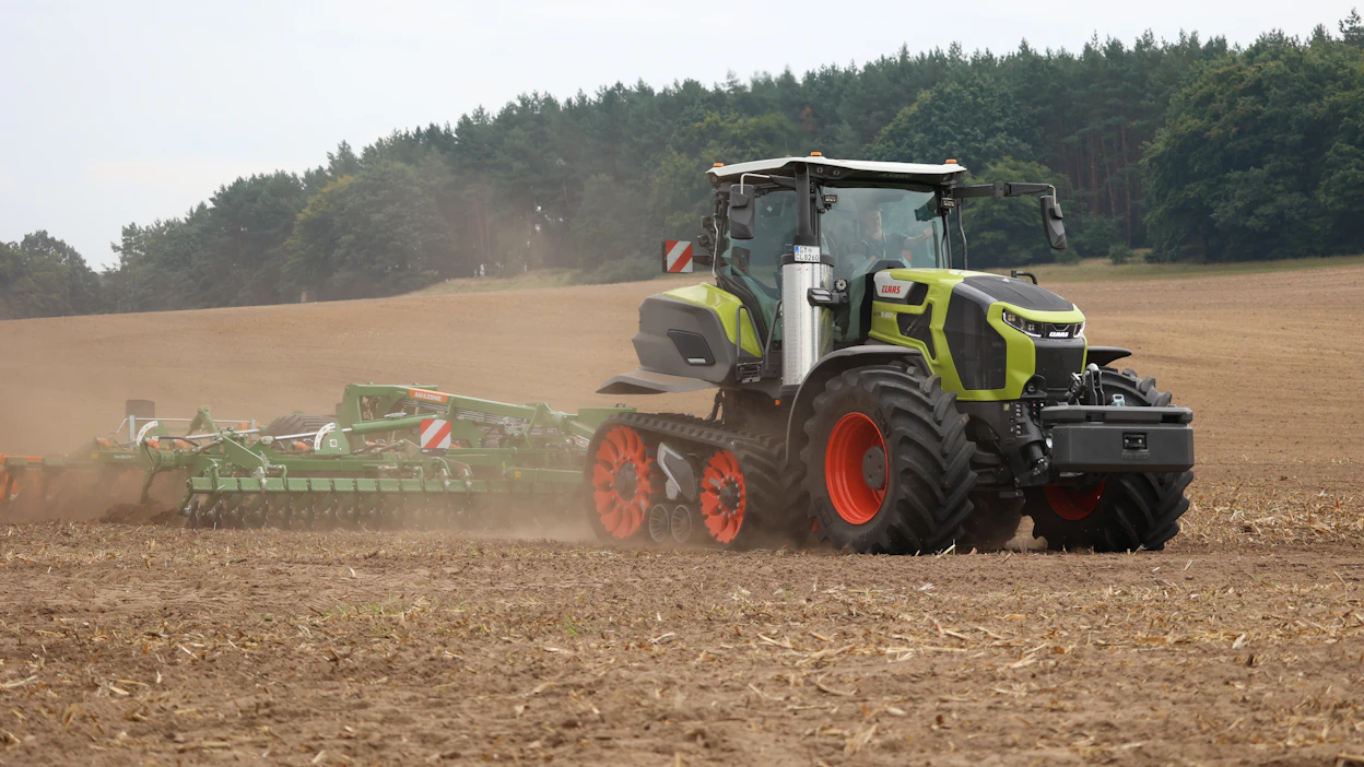 Claas Axion 9.450 TerraTrac on HighPower-sarjan voittaja.