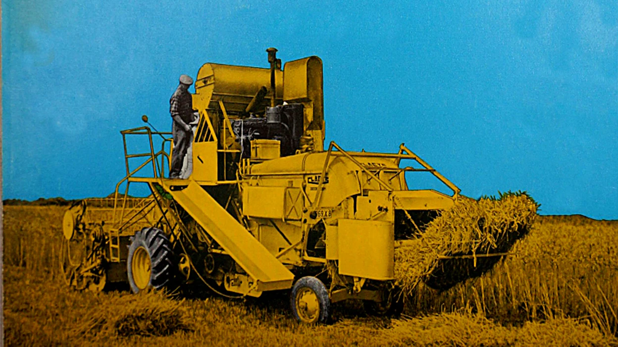 Ensimmäinen mannereurooppalainen ajopuimuri valmistui v. 1952. Claeys MZ oli varustettu joko Austinin bensamoottorilla tai Perkins-dieselillä. Vakiopöytä oli 2,5-metrinen, puintikelan mitat olivat 60 cm x 103 cm, viidessä kohlimessa oli yhteistä pinta-alaa vajaat 3,5 m². MZ-mallia tehtiin 8 vuoden ajan, tyyppinimi tuli sanoista maaidorser zelfrijdend (itseliikkuva leikkuupuimuri).