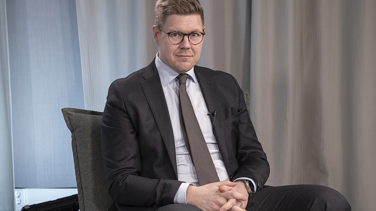 SDP:n Antti Lindtman sanoo, että ensiasunnon ostajalle lankeaa uusi vero, kun verovapaus aiotaan poistaa. Hän toivoo myös väkevämpiä lääkkeitä rakennusalan kriisiin.