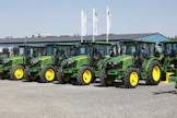 John Deere piti traktorien rekisteröintitilaston kakkospaikan vain yhden traktorin erolla ennen Fendtiä.