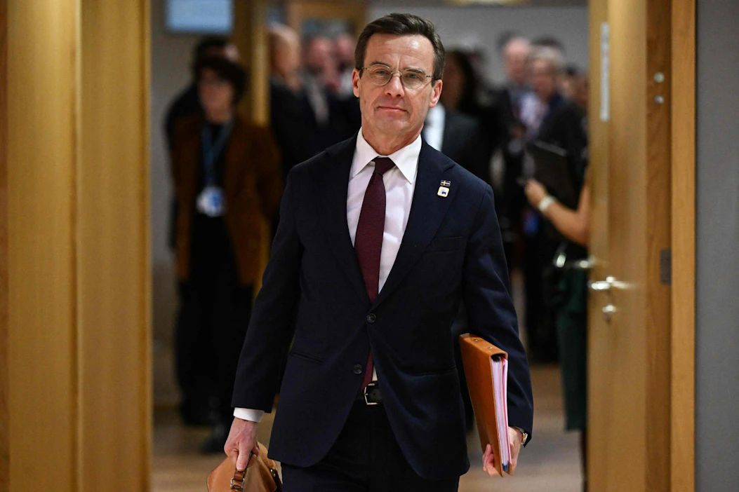 Ruotsin pääministeri Ulf Kristersson korosti puheessaan Ukrainalle annettavan sotilaallisen tuen jatkamisen tärkeyttä. LEHTIKUVA/AFP.