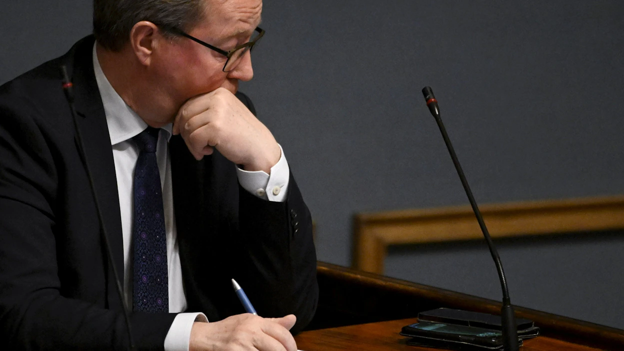 Elinkeinoministeri Mika Lintilän (kesk.) mukaan 24 vuoden ura eduskunnassa ja yli kuusi vuotta valtioneuvoston jäsenenä eivät olisi olleet mahdollisia, jos alkoholi näyttelisi niin suurta roolia.