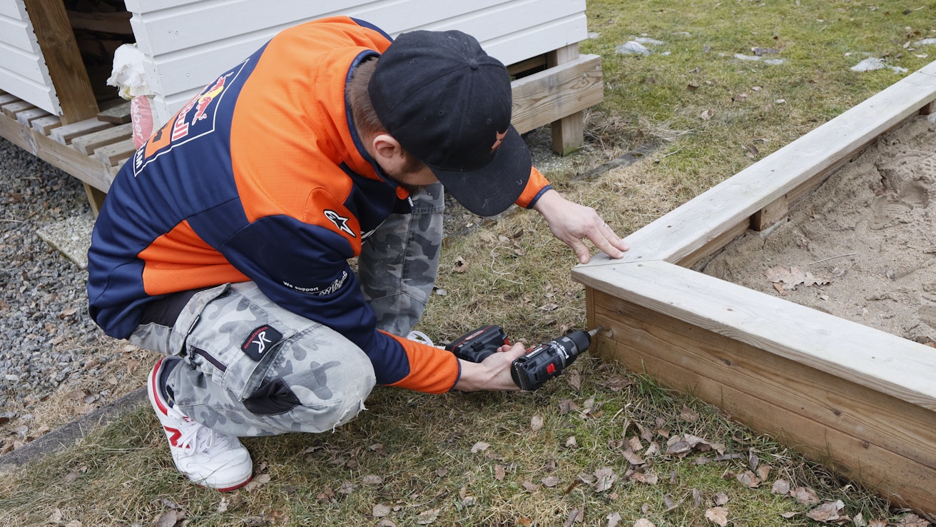Parkside Performance -laitteet myydään runkoversioina eli laturi ja akku täytyy hankkia erikseen.