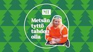 Metsäalan opiskelija Ilona Kankaanpää viihtyy metsässä myös vapaa-ajalla. 