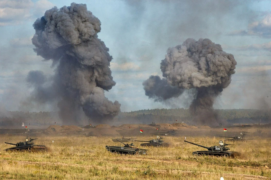 Venäjän sääntömääräiseen harjoitussykliin kuuluva edellinen Zapad pidettiin syyskuussa 2021, vain vajaat puoli vuotta ennen Venäjän täysimittaista hyökkäystä Ukrainaan. LEHTIKUVA/AFP/Venäjän puolustusministeriö.