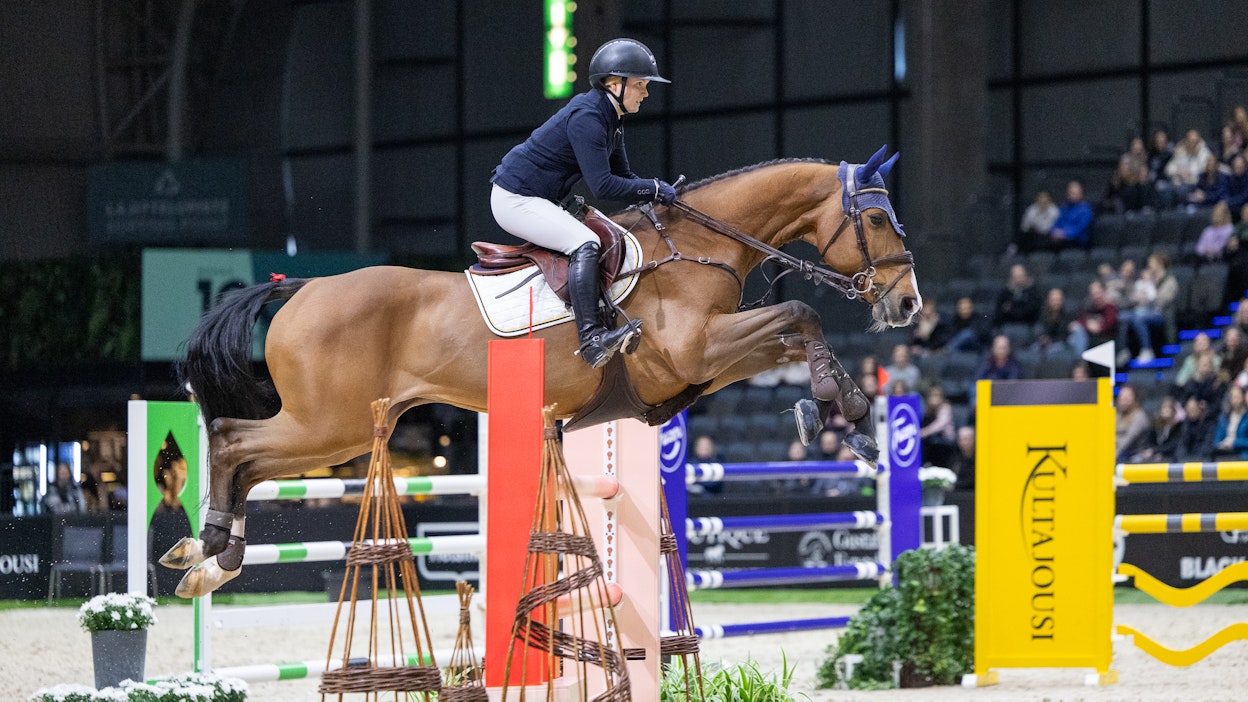 Anni Hjerpen ja D.Chacco' S Dominator Z:n kisaviikonloppu käynnistyi kakkossijalla 135 sentin tasolla ratsastetussa aikaluokassa.