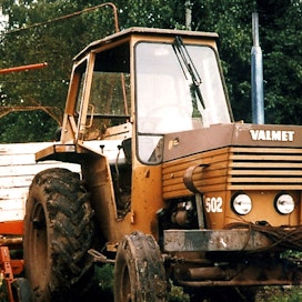 Valmet 502- tai 700-traktoria on museossa tarkoitus käyttää simulaattorina.