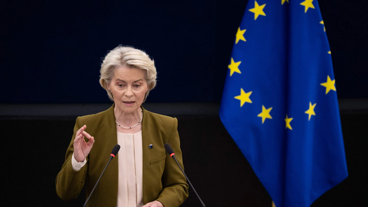 EU-komission puheenjohtaja Ursula von der Leyen sanoi keskiviikkona komission esittävän, että kahdenvälinen tuki Israelille keskeytetään ja kauppaa koskeva assosiaatiosopimus jäädytetään osittain. AFP/LEHTIKUVA.