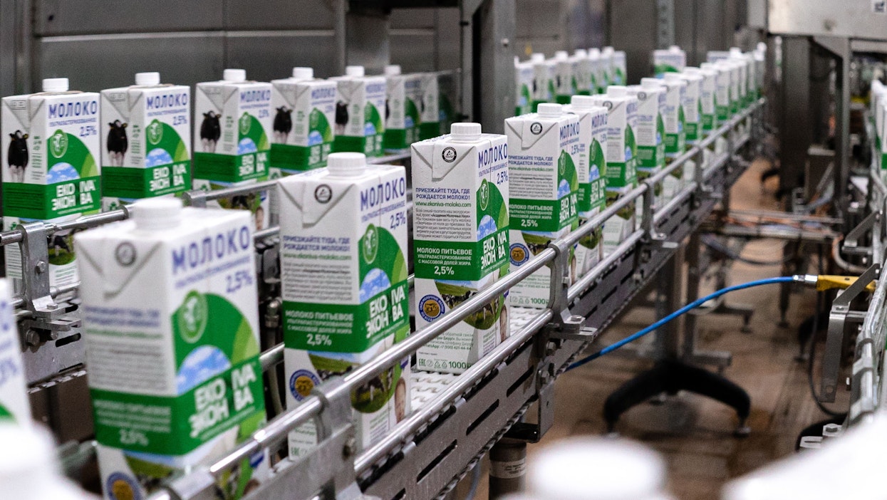 EkoNivan maitoa pakataan Venäjällä.