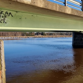 Viime viikonvaihteessa Skatilan sillan mittausasemalla Kyrönjoen tulva osoitti rauhoittumisen merkkejä, mutta tilanne voi muuttua sateiden takia.